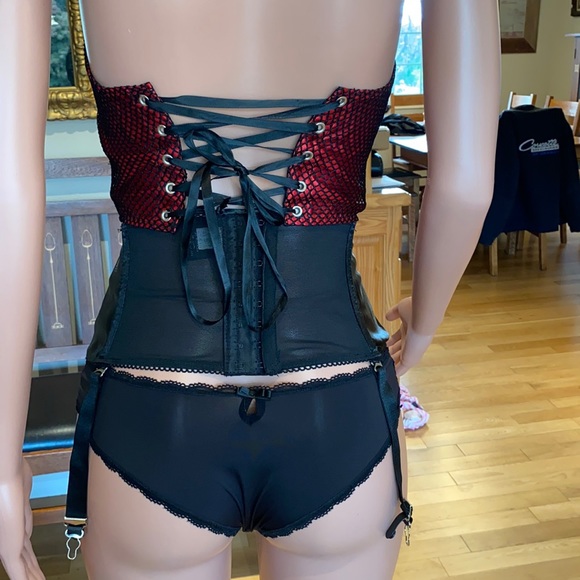 Versatile fashions two piece set - Picture 5 of 8